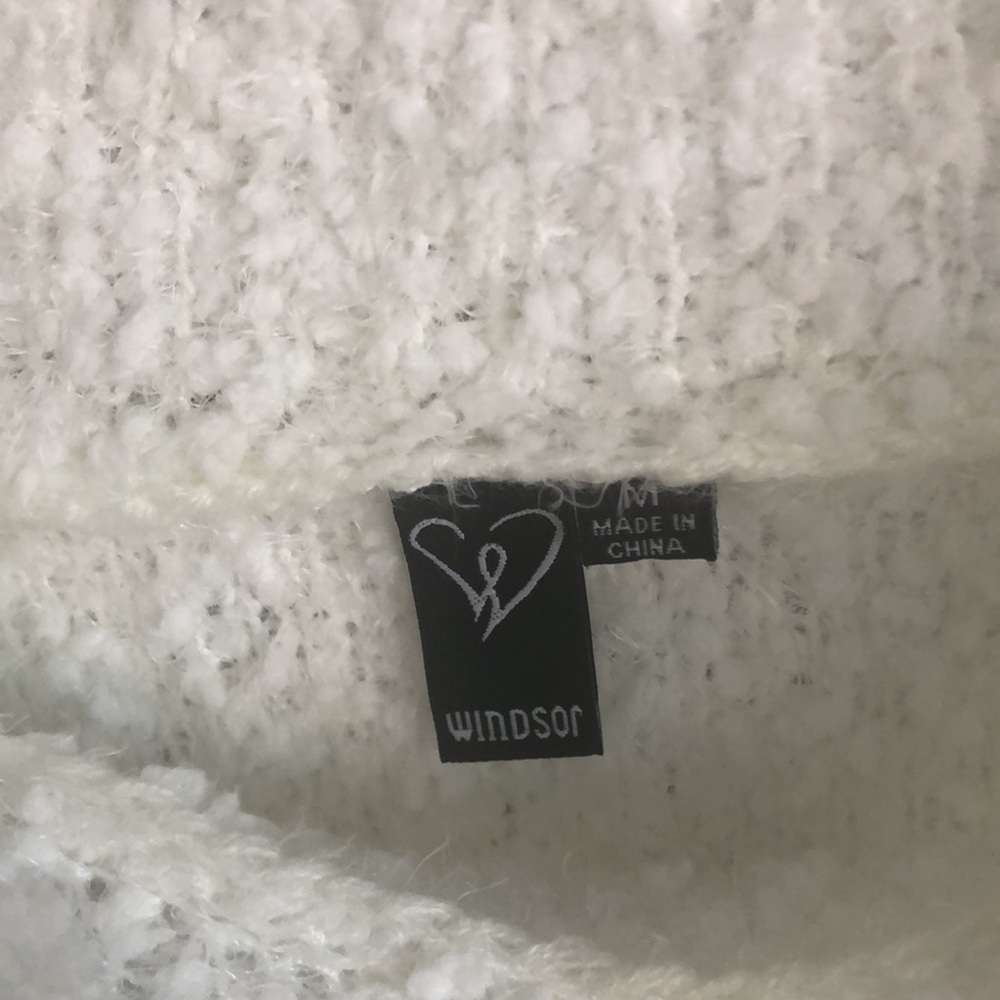 NWT Windsor Fluffy Plush White Sweater For Women-Warm and Magical Look I M - Picture 15 of 15